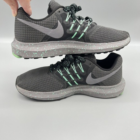 Nike Run Swift Womens SZ 7.5 Gray Black Green Running Shoes AR1904-001 EUC - Picture 7 of 11
